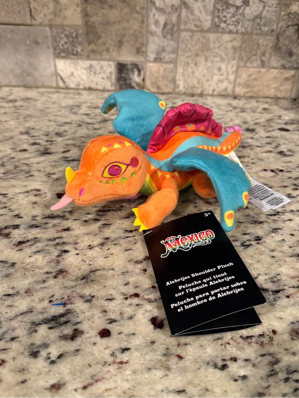 NWT Disney Park Epcot Mexico Pixar’s Coco Alebrijes Dragon Magnetic Shoulder Pal